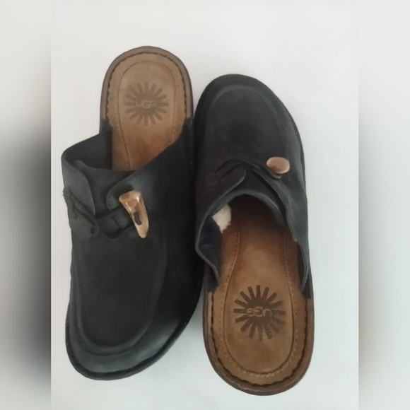 UGG Clog Tooth Toggle Shearlings - Picture 3 of 11